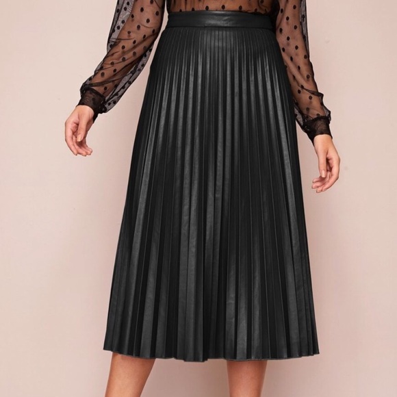 Black vegan leather pleated midi skirt - Picture 6 of 6